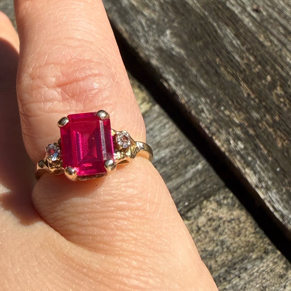 10k Solid Gold Ruby & Diamond Stone Cocktail Ring… - image 6